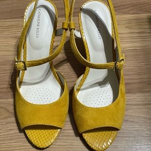 Beautiful sunflower colored heeled sandals! Never worn, perfect condition!